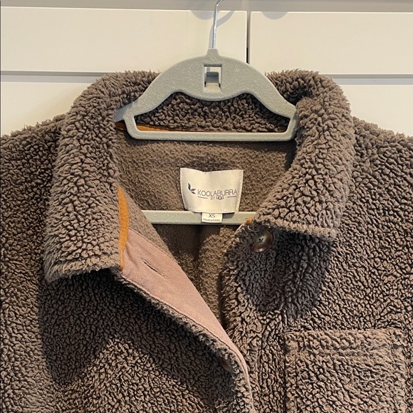 Koolaburra Brown Sherpa Jacket size XS (but pretty big!) - Picture 4 of 7